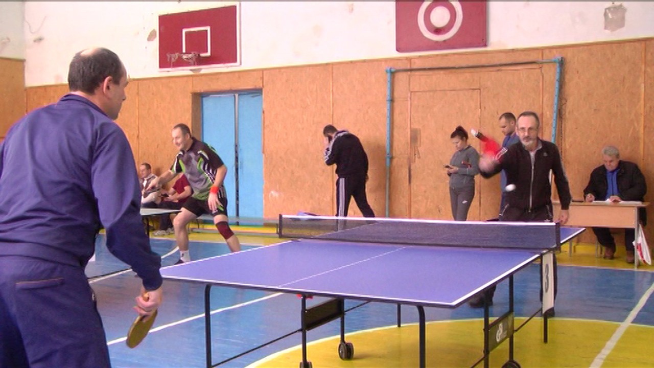 Працівники шкіл Вінниці грали у пінг-понг