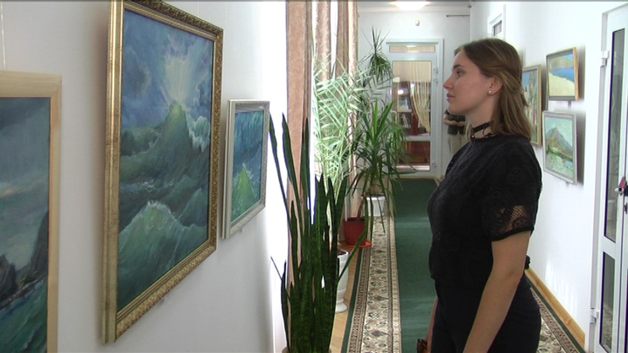 Подружжя художників із Києва презентувало у Вінниці персональну виставку “Кримська сюїта”
